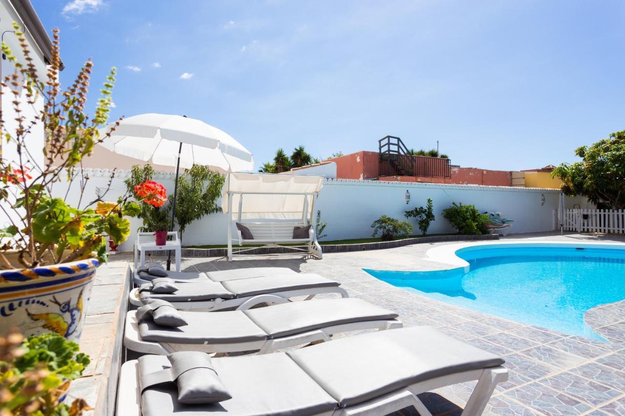 Bungalow Palm Mar With Pool And Garden อาโรนา ภายนอก รูปภาพ