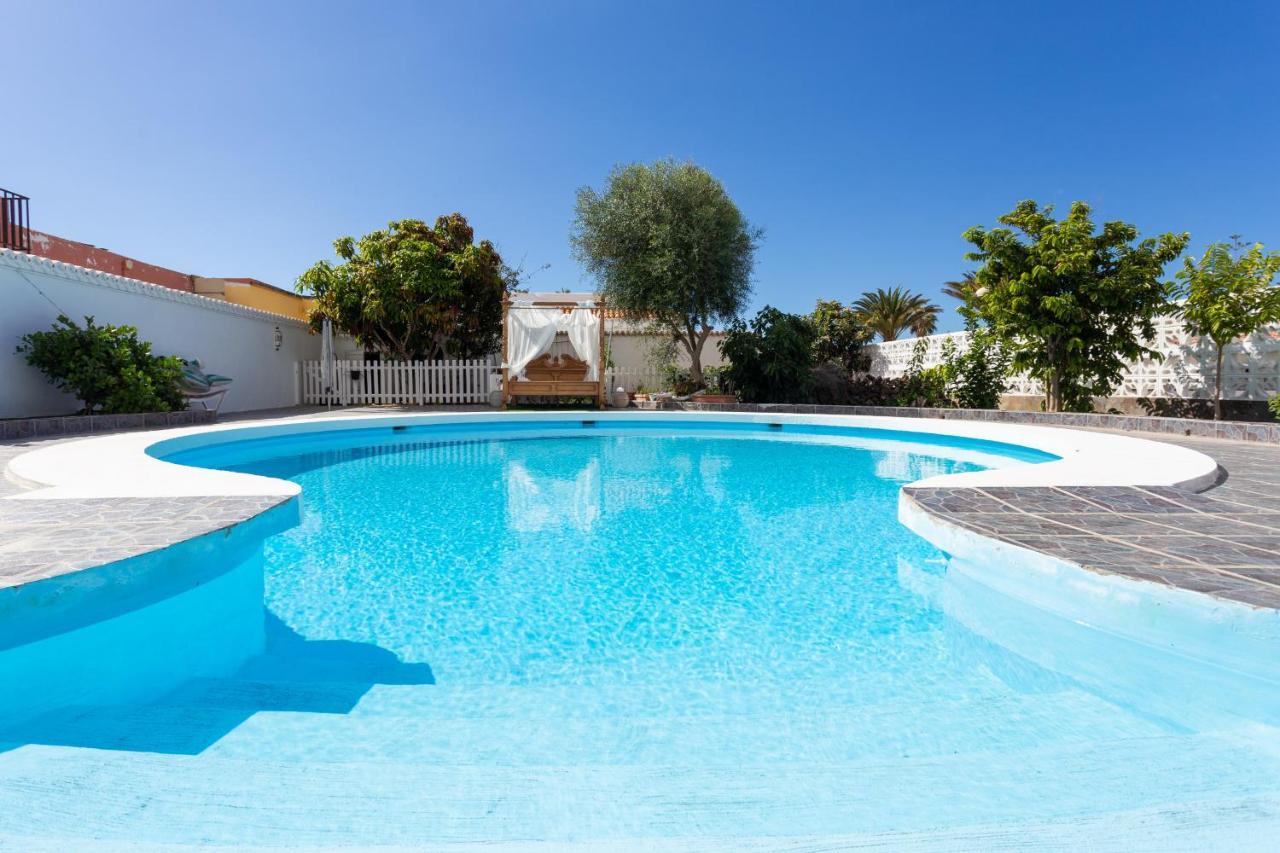 Bungalow Palm Mar With Pool And Garden อาโรนา ภายนอก รูปภาพ
